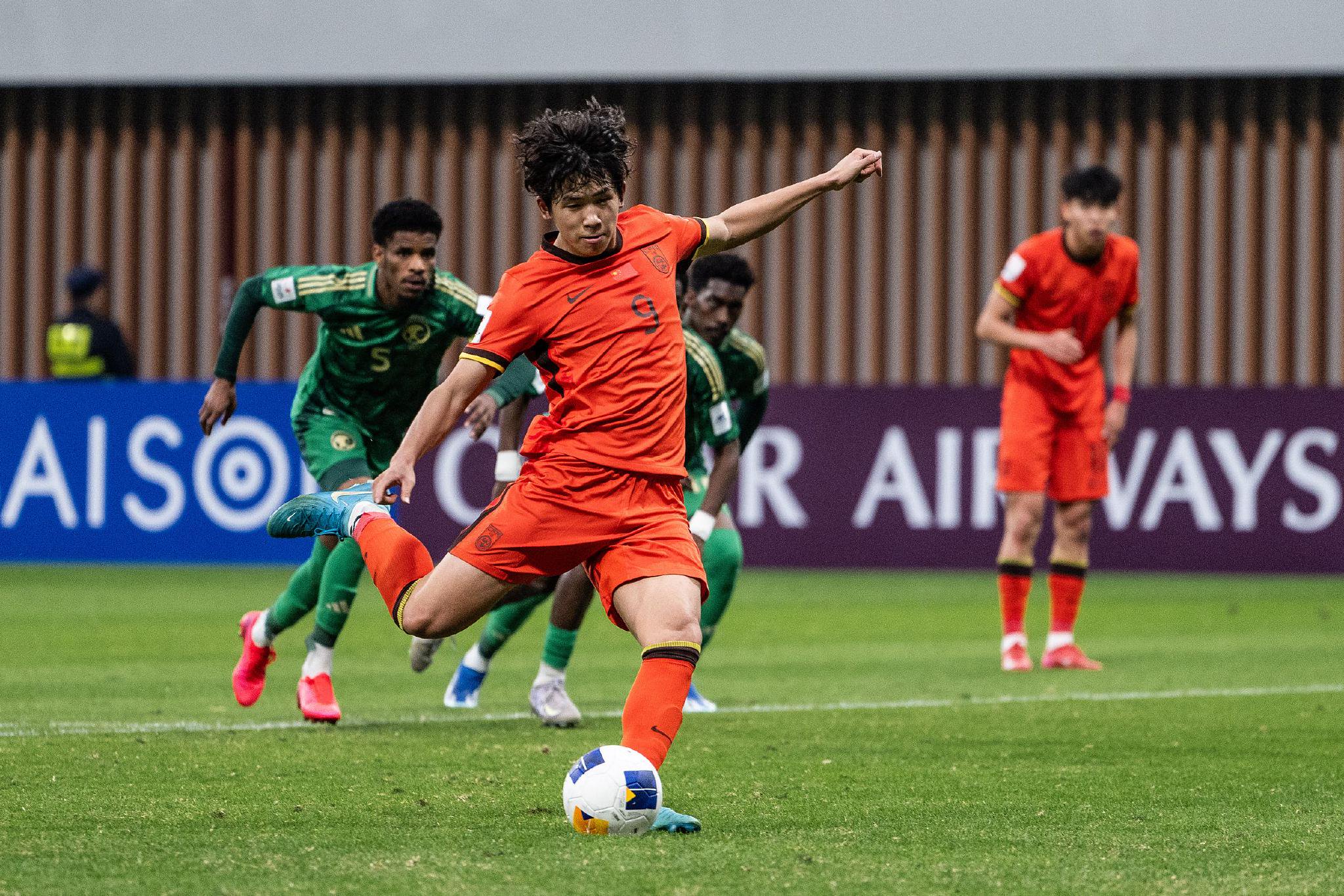 hth华体会赛地聚焦：中超国际比赛日热度飙升；阿森纳外线爆发；悬念犹存；球探报告显示潜力的简单介绍