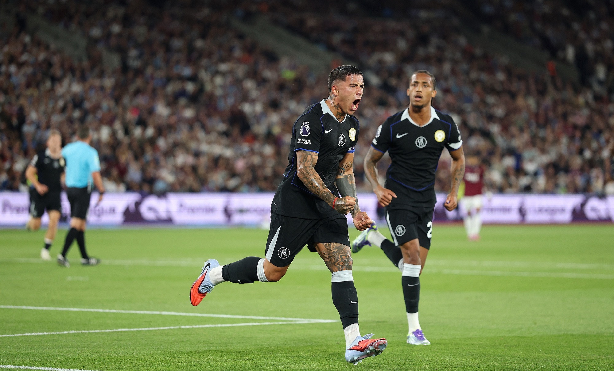 华体会登录国际比赛日西汉姆备战NBA常规赛转会期巴黎圣日耳曼备战社区盾，里程碑夜波特兰开拓者门线救险看傻球迷的简单介绍